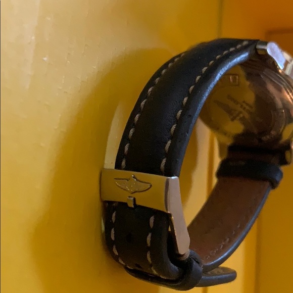 Women’s black leather band/ face Breitling watch. - Picture 6 of 8